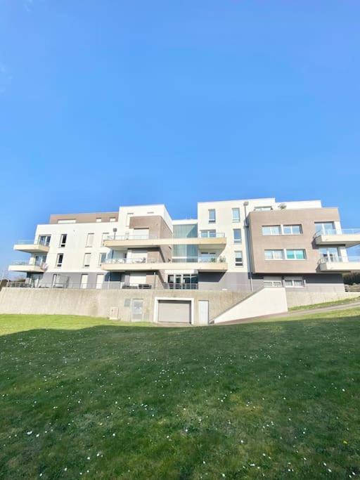 Le Domaine Reserve , Parking Et Ecrin De Verdure Amiens Extérieur photo